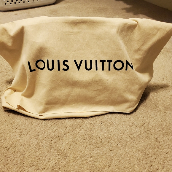 Purses - Picture 3 of 8